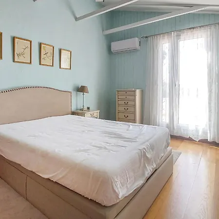 Gorgeous In Holiday home *